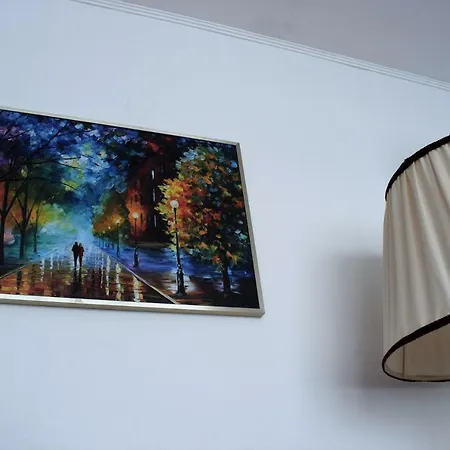 Center Apartment *