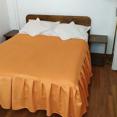 Center Apartment *